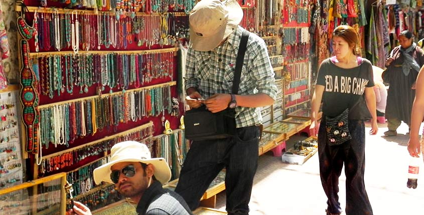 Shopping in Ladakh